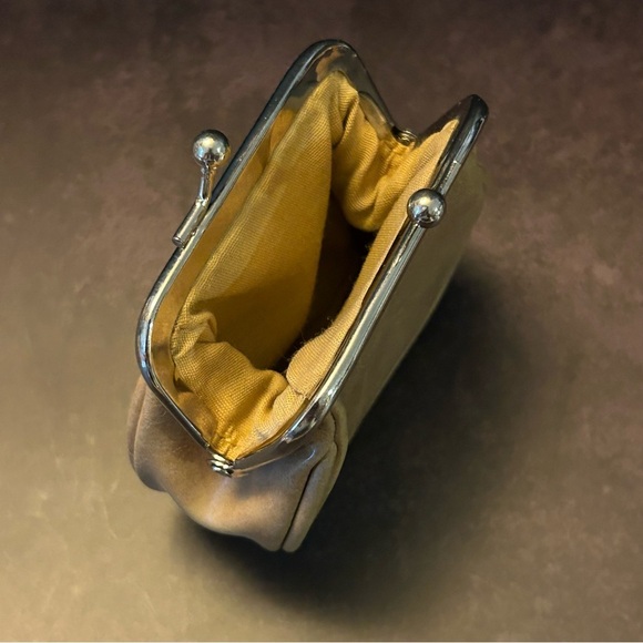 Elegant Tan Faux Leather Women's Coin Purse - Picture 3 of 3